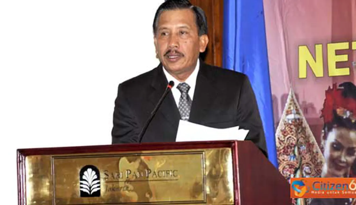 Citizen6, Jakarta: Panglima TNI Laksamana TNI Agus Suhartono, S.E. memberikan kata sambutan pada acara pertemuan ke-4 track-II NADI, di Hotel Sari Pan Pasifik Jakarta, Selasa (19/4). (Pengirim: Badarudin Bakri Badar)