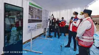 Menteri Perhubungan Budi Karya Sumadi, Sabtu (26/11) meninjau proyek pembangunan rel ganda (double track) KA Solo - Semarang fase 1 segmen Solo Balapan - Kalioso