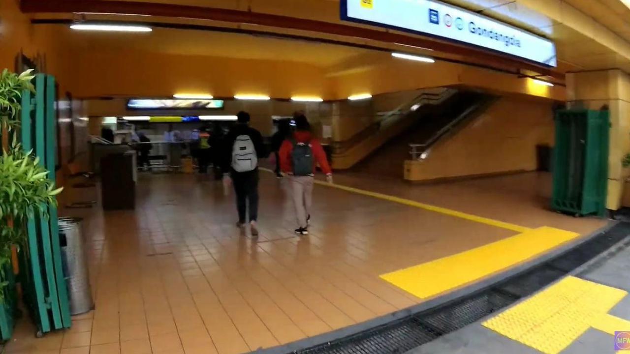 Terdapat Pasar Gondangdia yang Legendaris dan Stasiun yang Ikonik