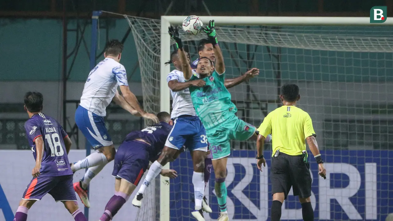 Foto: Raih Kemenangan Kedua, Persib Bandung Dampingi Bali United Pimpin Klasemen BRI Liga 1 2021 / 2022