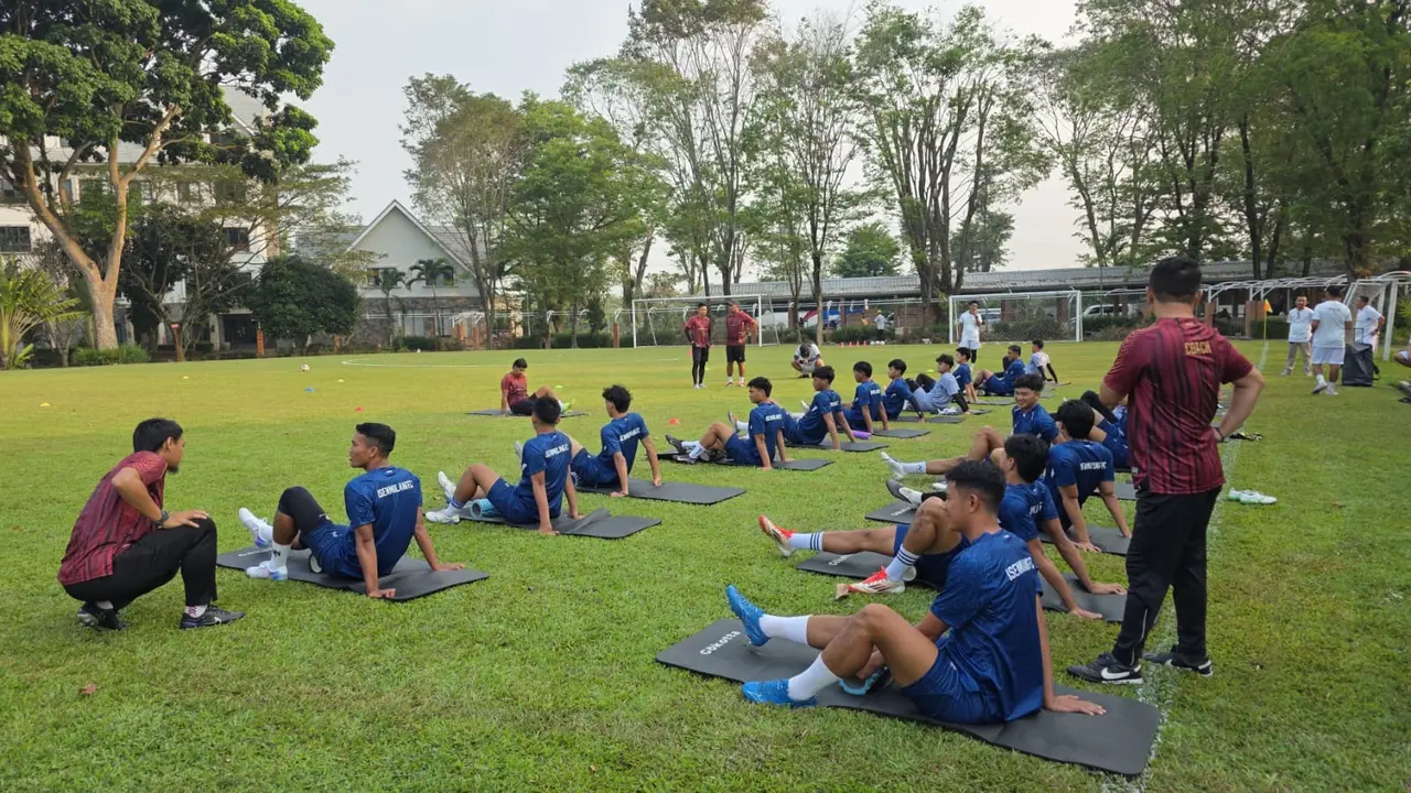 Adhyaksa FC.