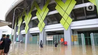 Laga Persija Jakarta melawan PSIS sejatinya berlangsung di Stadion Patriot Candrabhaga, Kota Bekasi, Jawa Barat, Selasa (4/3/2025) pukul 20.30 WIB. (Liputan6.com/Herman Zakharia)