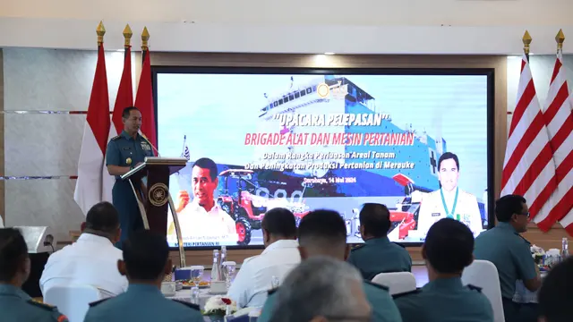 Mentan Amran Bersama Wakasal Lepas Brigade Alsintan