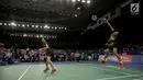 Ganda Campuran Indonesia, Alfian Eko Prasetya/Annisa Saufika beraksi saat melawan Kenta Kazuno/Ayane Kurihara (Jepang) di laga pertama Indonesia Open 2017 di Jakarta, Selasa (13/6). Alfian/ Annisa unggul dengan skor 21-21. (Liputan6.com/Faizal Fanani)
