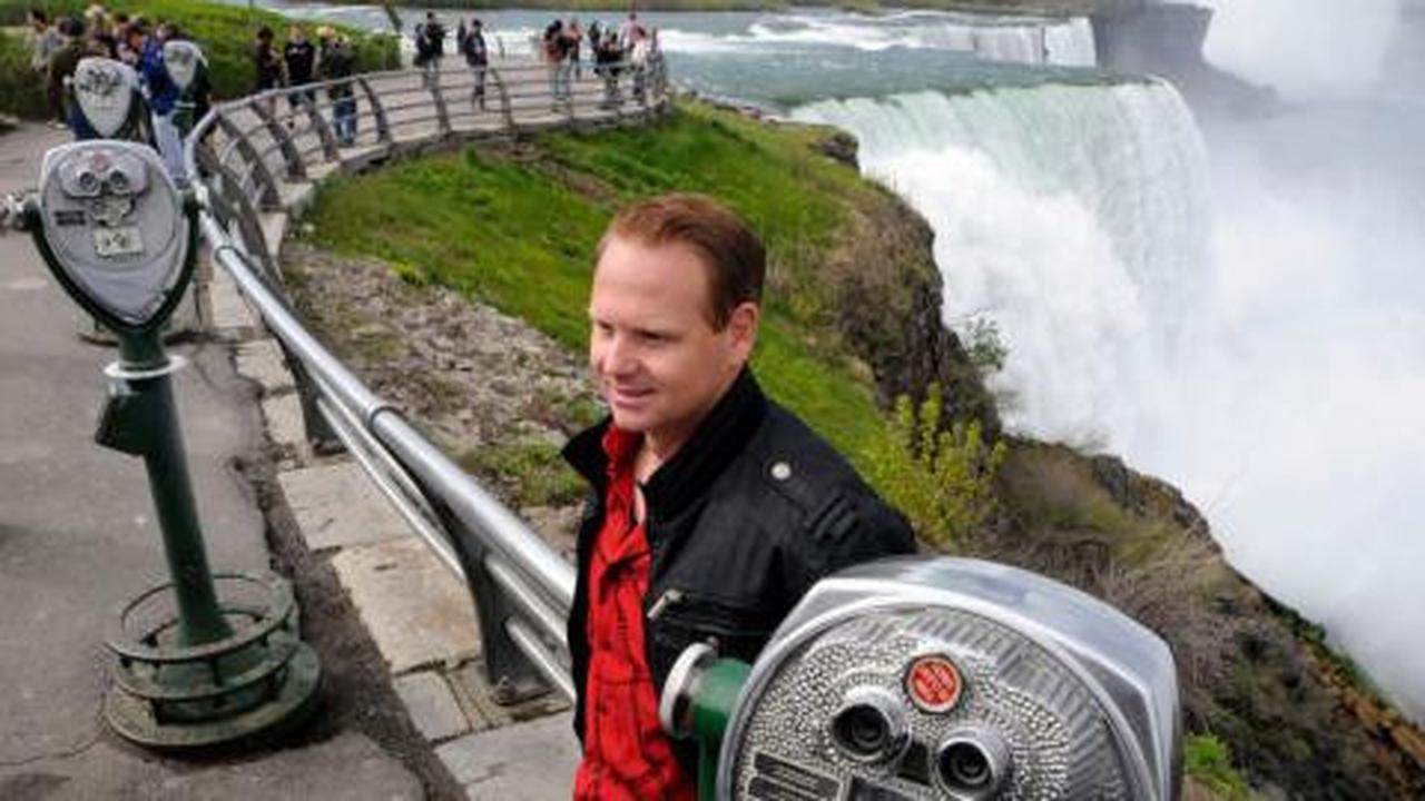 Wah, pemain akrobat Amerika tantang keganasan Niagara!