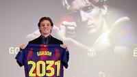 Klub juara Liga Spanyol 2025/2026 Barcelona resmi mengontrak penyerang sayap asal Inggris Anthony Gordon dari Newcastle United, Sabtu (30/5) pagi WIB. (AFP/Josep Lago)