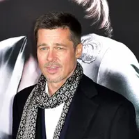 Seorang sumber yang dilaporkan Aceshowbiz juga mengatakan rumor ini muncul lantaran sebuah majalah yang mengulas Kate Hudson tengah bersantai mengenakan croptop dan celana Yoga dan menghubungkan dengan Brad Pitt di dalamnya. (AFP/Bintang.com)