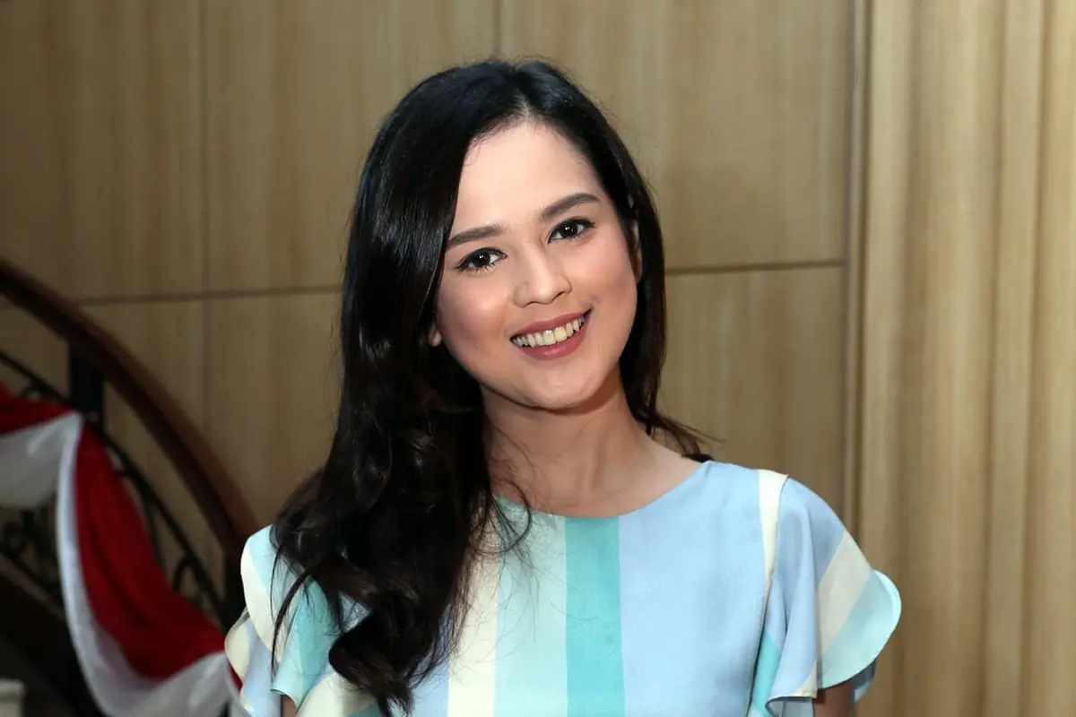 [Bintang] Cut Meyriska