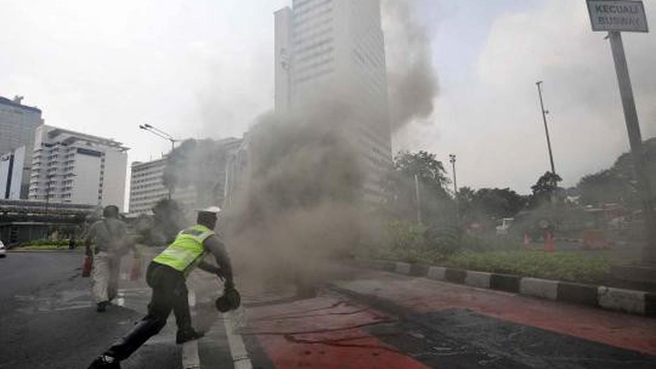 Bus Transjakarta membara