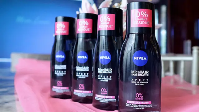 Bubah Alfian Rekomendasikan Pembersih Heavy Makeup Andalannya