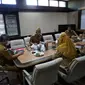 Bupati Garut Rudy Gunawan memimpin rapat koordinasi rencana pembangunan sejumlah ruas jalan utama di Garut menjelang idul fitri. (Liputan6.com/Jayadi Supriadin)
