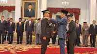 Menko Bidang Kemaritiman dan Investasi Luhut Binsar Pandjaitan menghadiri pelantikan menantunya, Jenderal Maruli Simanjuntak menjadi KSAD di Istana Negara Jakarta, Rabu (29/11/2023). (Liputan6.com/ Lizsa Egeham)