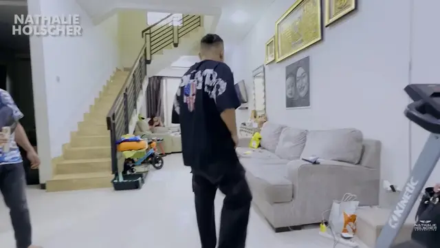 Potret Ruang Keluarga Rumah Nathalie Holscher