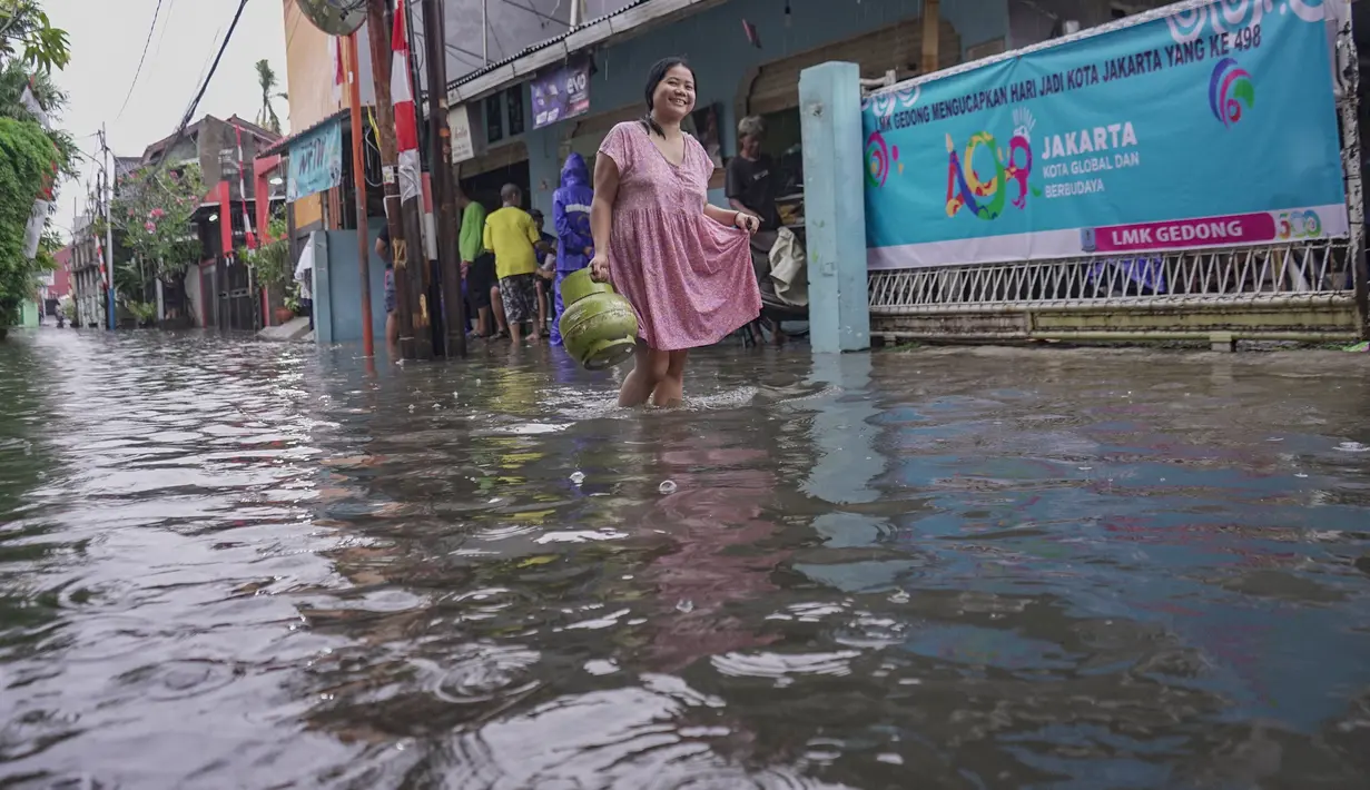 Enam RT itu tersebar di beberapa kelurahan wilayah Jakarta Timur dengan ketinggian air bervariasi mulai dari 40-90 cm. (merdeka.com/Arie Basuki)