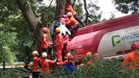 Tim SAR Evakuasi Korban Kecelakaan Maut Mobil Pertamina di Gorontalo Utara