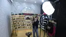 Dengan sekitar 70 persen bahan baku produk berasal dari impor. Saat ini mereka mengalami kesulitan. (merdeka.com/Arie Basuki)