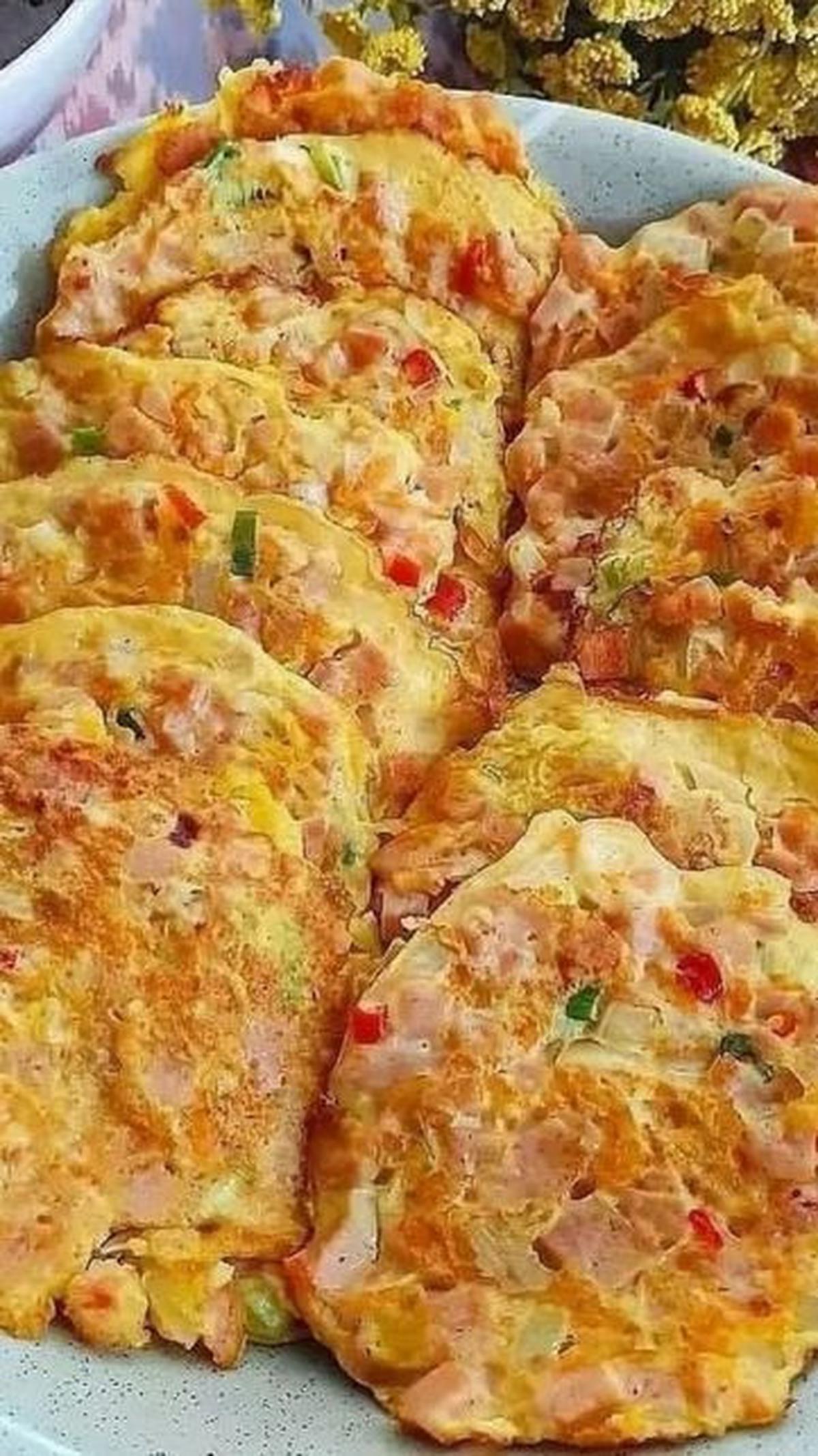 5. Resep Menu Lauk Buka Puasa: Telur Dadar Rainbow Mini<br>