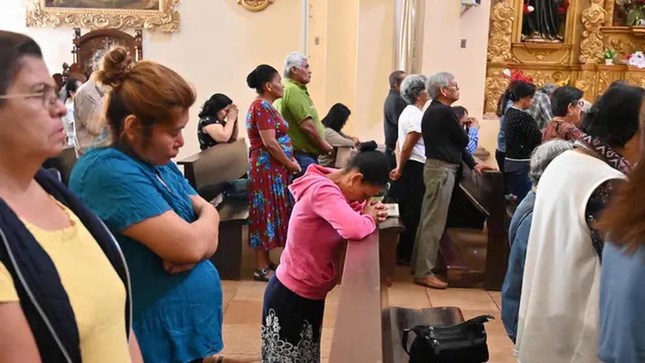 Potret Umat Katolik di Berbagai Negara Berdoa untuk Kesembuhan dan Kesehatan Paus Fransiskus