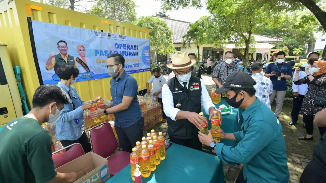 Operasi Pasar Minyak Goreng di Jawa Barat