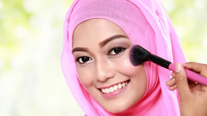 Makeup Simpel yang Bisa Indahkan Harimu