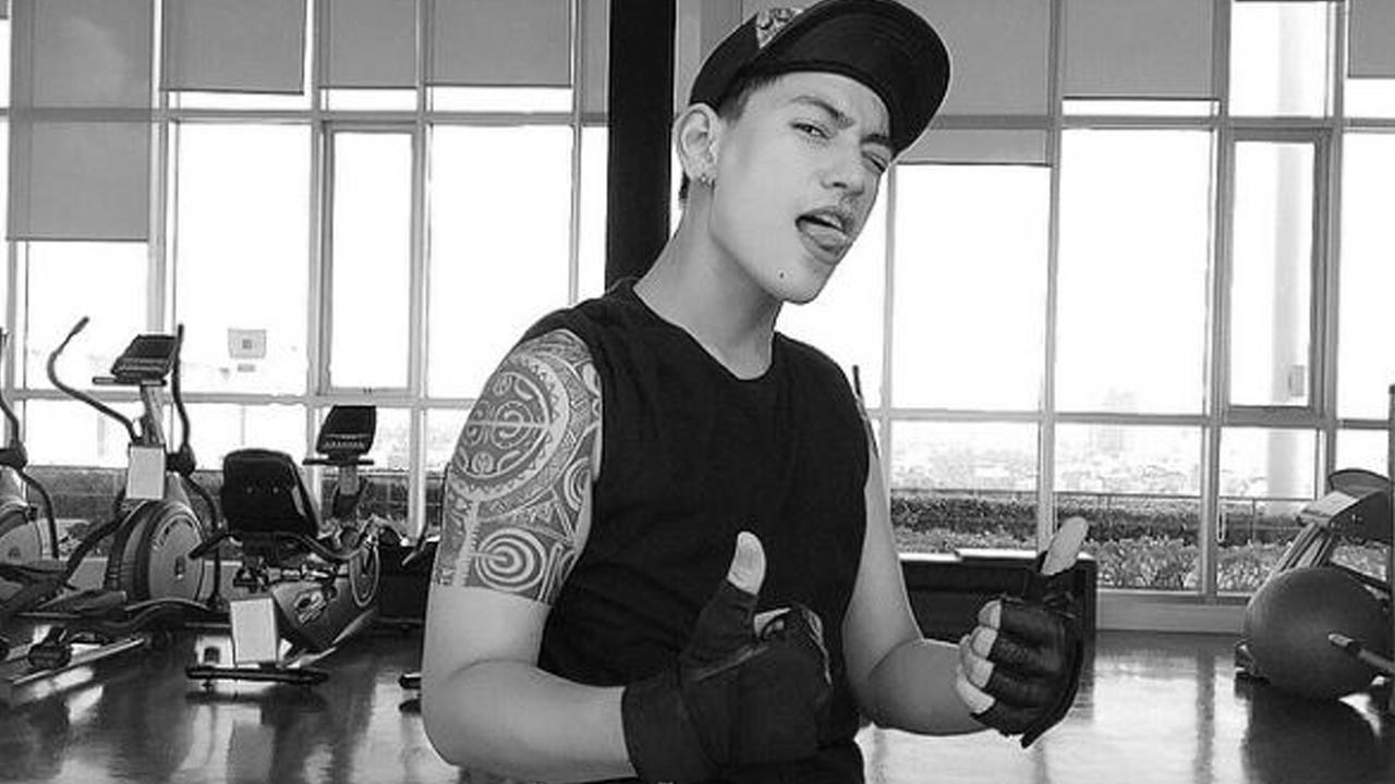 Phuwaryne Keenan yang Disebut Transgender Thailand Berdarah Indonesia dan Sahabat Karib Nong Poy Ternyata Adalah Seorang Influencer Kebugaran dan Personal Trainer. Pemilik Nama Panggung Zee Keenan Aktif Berbagi Mengenai Cara Diet dan Bakar Lemak (Sumber: Instagram/zeezeez)