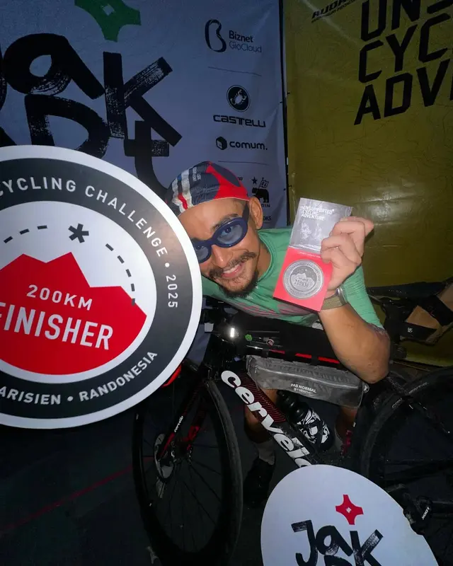 Disebut warganet bosan ganteng, intip 6 potret terbaru Bio One dengan jenggot dan kumis tebal