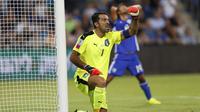 Gianluigi Buffon dalam laga melawan tim Israel Haifa di Liga Champions, 5 September 2016 lalu. (AP Photo/Ariel Schalit)