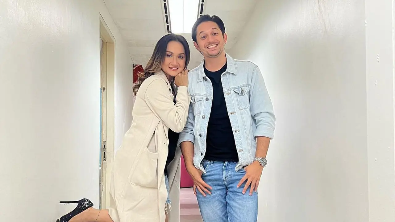 Andrew Andika dan Tengku Dewi Putri