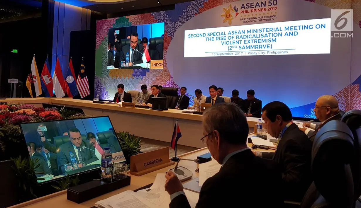 Wakapolri Komjen Polisi Syafruddin memberikan sambutan dalam Forum ASEAN Ministerial Meeting on Transnational Crime (AMMTC), yang berkomitmen dalam penanganan rise of radicalisation dan violent extremism, Selasa (19/09). (Liputan6.com/Polri)