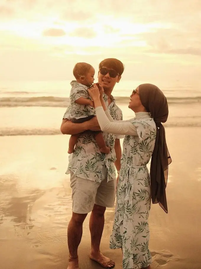 [Fimela] Naik Kapal Pesiar, Ini 6 Potret Liburan Lesti dan Rizky Billar di Lembongan Bali