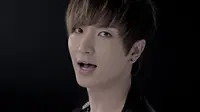 Leeteuk `Super Junior` merasa terharu sehingga tak kuasa menangis di atas panggung saat penampilan perdananya.