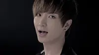 Terharu, Leeteuk Super Junior Menangis di Atas Panggung