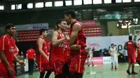 Pacific Caesar Surabaya sempat kesulitan menghadapi Siliwangi Bandung pada seri keenam IBL 2017-2018 di Yogyakarta. (IBL)