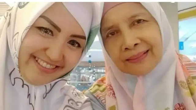 Bersama ibu