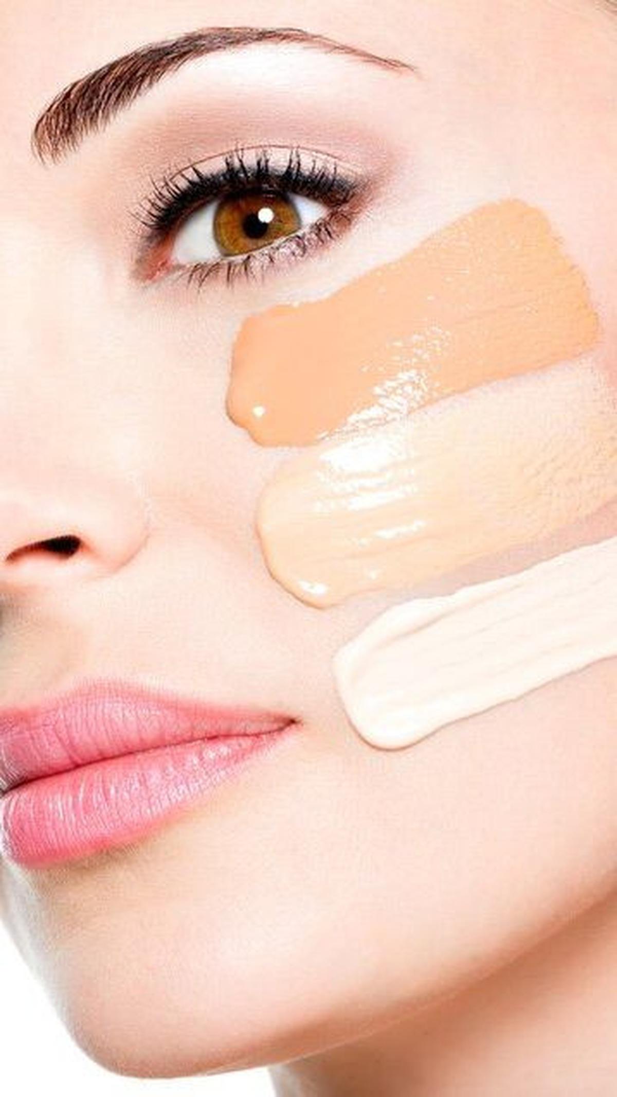 Dalam memilih antara foundation dan cushion, penting untuk mempertimbangkan kebutuhan dan preferensi pribadi.&nbsp;