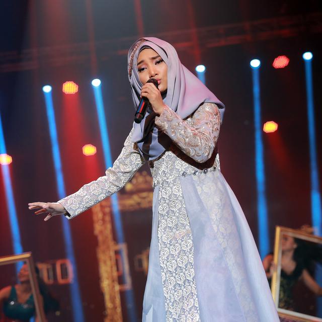 Lirik Lagu Fatin Shidqia Salahkah Aku Terlalu Mencintaimu News Entertainment Fimela Com Ku tatap dua bola matamu. lirik lagu fatin shidqia salahkah aku