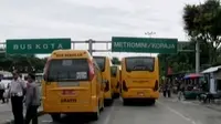Bus Sekolah Gantikan Metro Mini hingga Insiden Miss Universe 2015