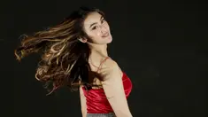 Sosok Intan Saumadina memang sudah tak asing lagi di layar kaca televisi. Intan merupakan salah satu presenter olahraga ternama di Indonesia. (Bola.com/M Iqbal Ichsan)