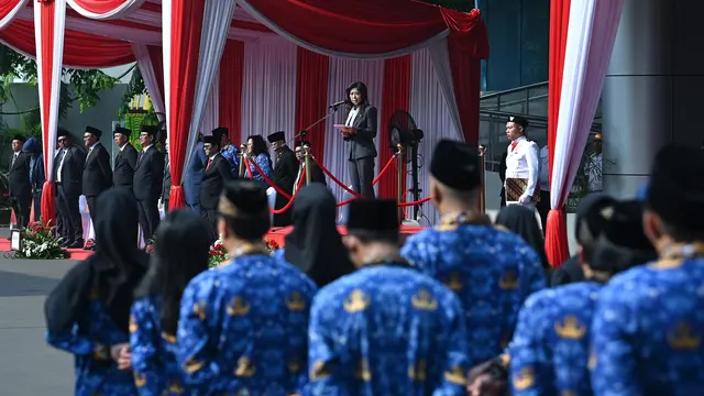 Menkomdigi Meutya Hafid dalam Upacara Peringatan Hari Sumpah Pemuda ke-96 Tahun 2024 di Kantor Kementerian Komdigi, Jakarta Pusat, Senin (28/10/2024). Credit: Komdigi