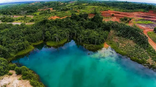 Danau Cermin Lemaru