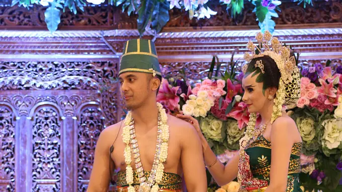 [Bintang] Hengky Kurniawan dan Sonya Fatmala
