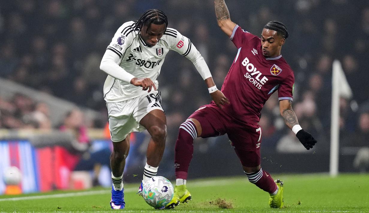 Kemenangan tersebut sebagai bentuk usaha West Ham untuk mentas dari zona degradasi Liga Inggris. The Hammers kini menempati posisi ke-18 dengan raihan 28 poin. Mereka hanya kalah selisih gol dari Nottingham Forest. (AP Photo/PA/John Walton)