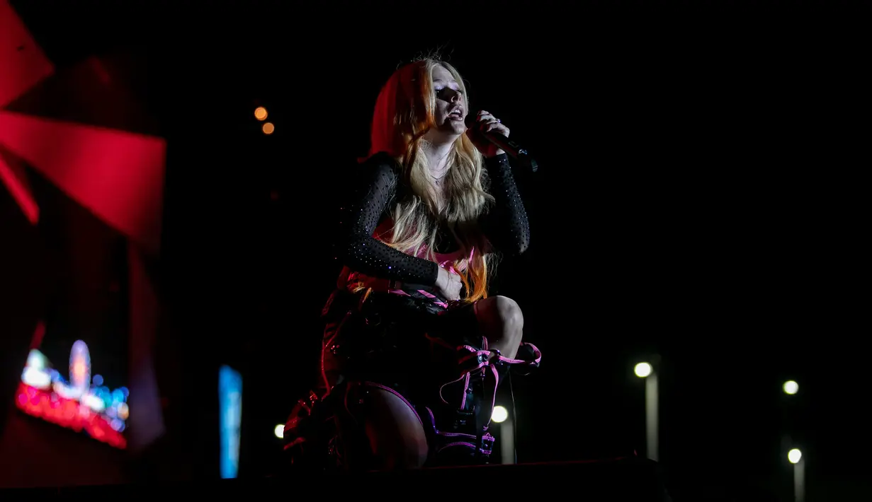 Penyanyi sekaligus penulis lagu asal Kanada, Avril Lavigne tampil dalam festival musik Rock in Rio di Rio de Janeiro, Brasil, 9 September 2022. Avril Lavigne memulai acara penutupan dengan kegagalan suara yang besar. (AP Photo/Bruna Prado)
