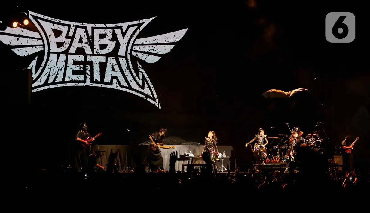 Penampilan grup musik asal Jepang BabyMetal saat gelaran Nex Fest 2024 di Pantai Carnaval Ancol, Jakarta, Minggu (25/8/2024). (Liputan6.com/Herman Zakharia)