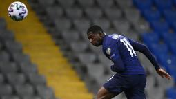 Ousmane Dembele bisa saja pergi dari Barcelona dengan status bebas transfer jika kontraknya di 2022 tidak diperpanjang dan Blaugrana masih terganjal masalah finansial. Saat ini Dembele berbanderol 50 juta euro. (Foto: AFP/Franck Fife)