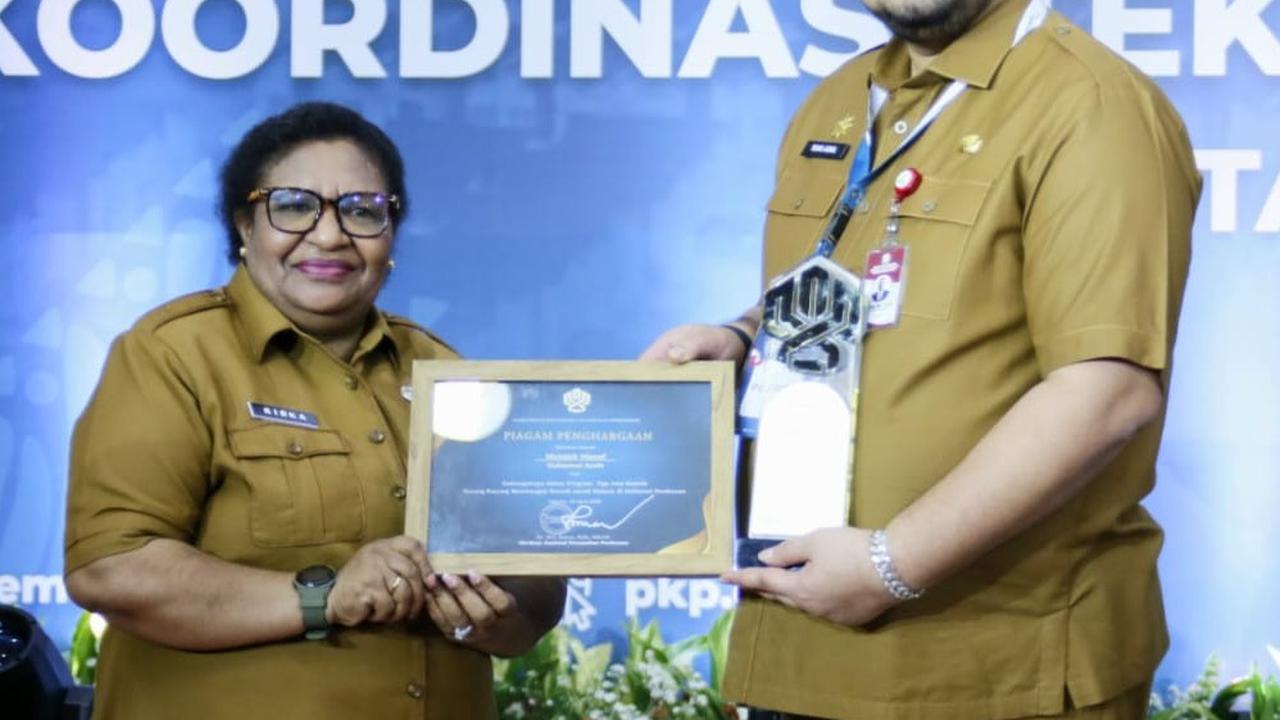 Wamendagri Ribka Haluk Saat Menghadiri Rakortek Perumahan Perdesaan