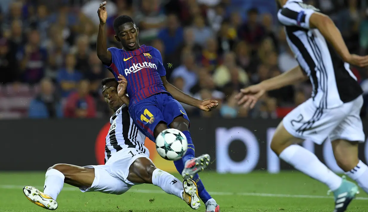 Striker - Ousmane Dembele (Prancis) pindah dari Borussia Dortmund ke Barcelona dengan harga 135,5 juta poundsterling. (AFP/Lluis Gene)