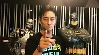 Ju Ji Hoon Melokal di Bali, Beli Bensin Eceran dan Pakai Sandal Jepit Jadi Sorotan