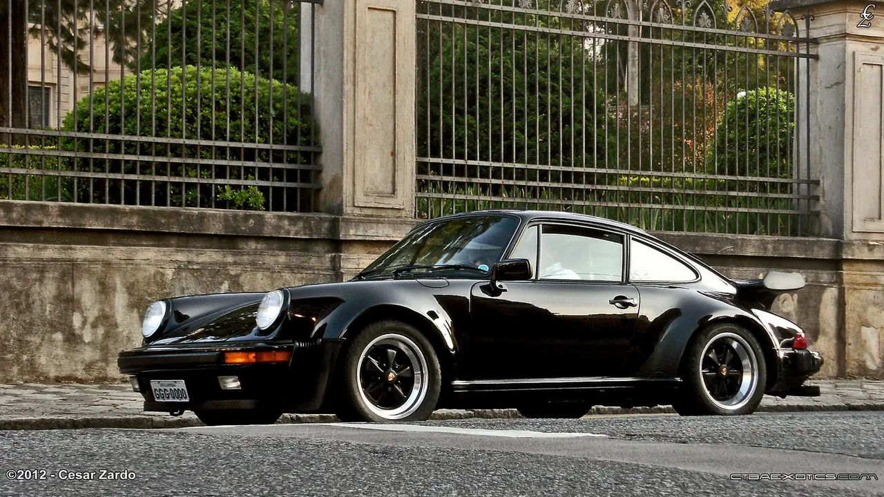 Porsche 930