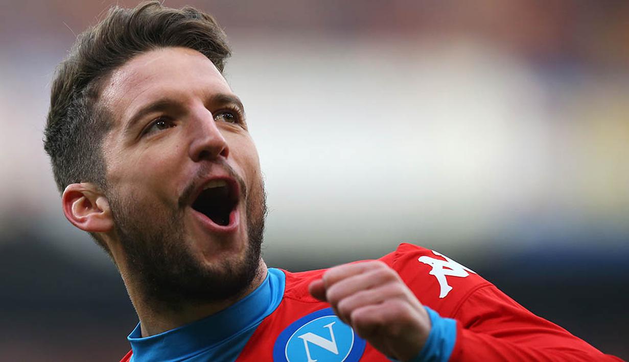 7. Dries Mertens, Napoli, gelandang berkebangsaan Belgia  ini memiliki kecepatan dan kemampuan menggiring bola yang baik. (AFP/Marco Bertorello)